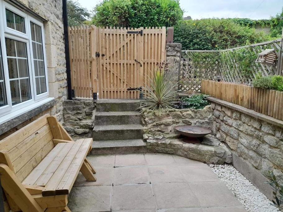 Converted Barn In Bath Kültér fotó